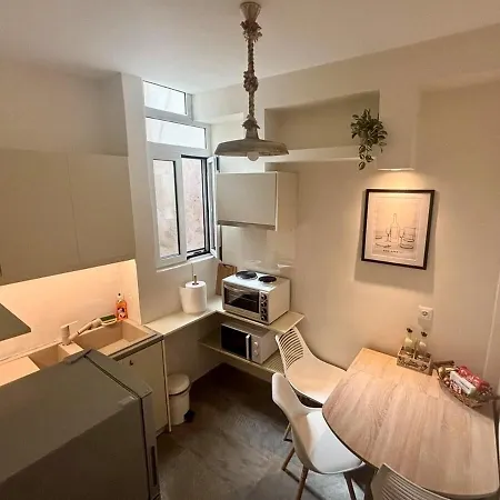 아파트 Leandros Cfu Flat *